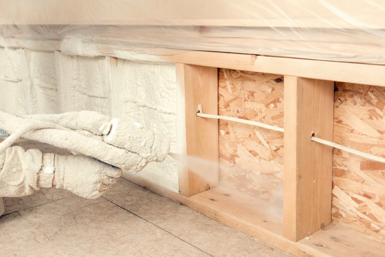 Closed-cell foam insulation